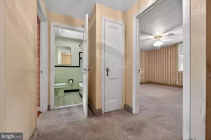 2237 S Harwood Ave, Upper Darby, PA 19082 - Photo 11