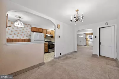 2237 S Harwood Avenue, Upper Darby, PA 19082 - Photo 9