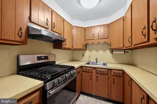 2237 S Harwood Ave, Upper Darby, PA 19082 - Photo 7