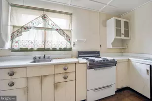 1349 Plum St, Marcus Hook, PA 19061 - Photo 15