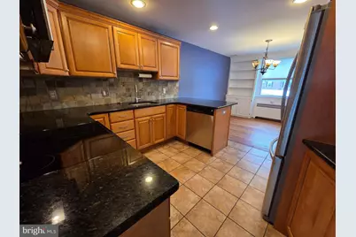 204 Greenbriar Lane, Havertown, PA 19083 - Photo 9