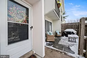 147 W Kenilworth Cir, Newtown Square, PA 19073 - Photo 3