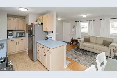 915 Flora, Upper Chichester, PA 19061 - Photo 7