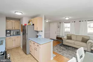 915 Flora, Upper Chichester, PA 19061 - Photo 7