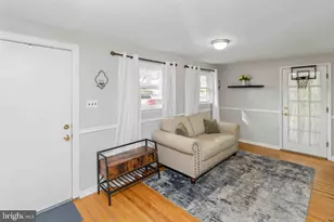 915 Flora, Upper Chichester, PA 19061 - Photo 3