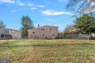 915 Flora, Upper Chichester, PA 19061 - Photo 15