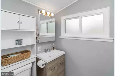 915 Flora, Upper Chichester, PA 19061 - Photo 17