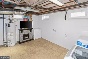 915 Flora, Upper Chichester, PA 19061 - Photo 25