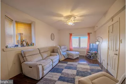 323 W 7th Street, Chester, PA 19013 - Photo 5