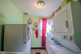 323 W 7th St, Chester, PA 19013 - Photo 25