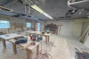 125 Powhattan Ave, Essington, PA 19029 - Photo 9