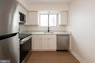 5200 Hilltop Dr, Brookhaven, PA 19015 - Photo 3