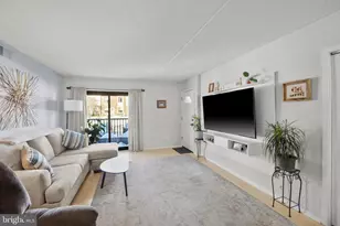 5200 Hilltop Dr, Brookhaven, PA 19015 - Photo 3