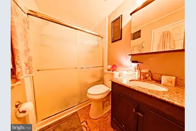 100 E Glenolden Avenue #E-21, Glenolden, PA 19036 - Photo 9