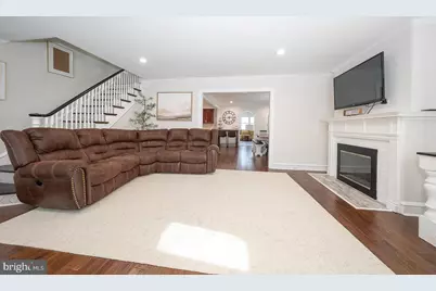 227 E Hathaway Lane, Havertown, PA 19083 - Photo 9