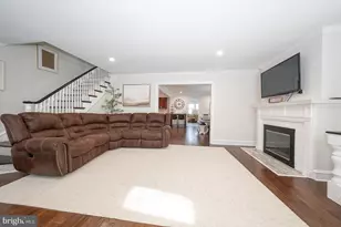 227 E Hathaway Ln, Havertown, PA 19083 - Photo 9