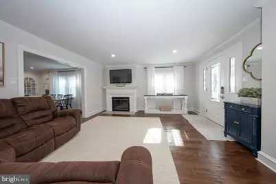 227 E Hathaway Lane, Havertown, PA 19083 - Photo 7