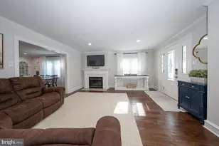 227 E Hathaway Ln, Havertown, PA 19083 - Photo 7