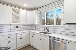 2238 Blueball Ave, Upper Chichester, PA 19061 - Photo 9