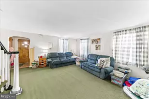 472 Larchwood Rd, Springfield, PA 19064 - Photo 3