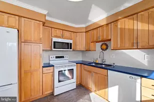 2416 W Colonial Dr, Upper Chichester, PA 19061 - Photo 7