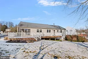 2416 W Colonial Dr, Upper Chichester, PA 19061 - Photo 3