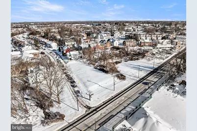 907 Meadow Lane, Chester, PA 19013 - Photo 9