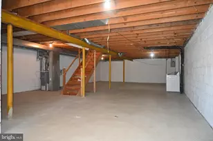 613 St Anthony Ln, Upper Darby, PA 19082 - Photo 25