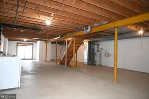 613 St Anthony Ln, Upper Darby, PA 19082 - Photo 29