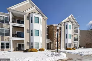 1014 Creekside Dr, Brookhaven, PA 19015 - Photo 1