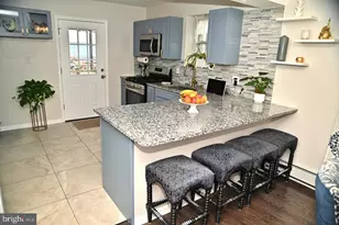 8102 Arlington Ave, Upper Darby, PA 19082 - Photo 15