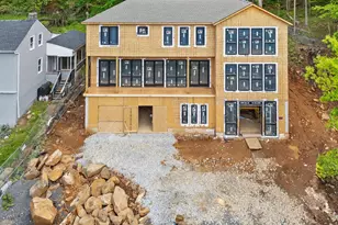 810 Maple Ln, Aston, PA 19014 - Photo 3