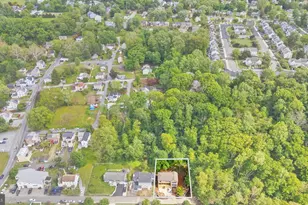 810 Maple Ln, Aston, PA 19014 - Photo 9