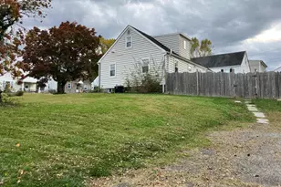 51 Bunting Ln, Aston, PA 19014 - Photo 3