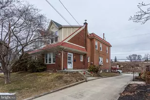 2471 Wynnefield Dr, Havertown, PA 19083 - Photo 3