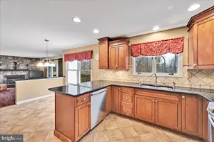 213 Beatrice Ln, Aston, PA 19014 - Photo 17