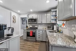 908 Roberts Ave, Drexel Hill, PA 19026 - Photo 9