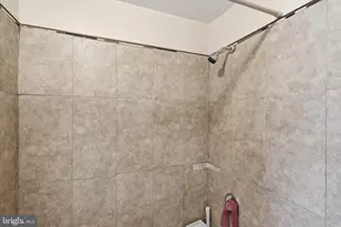 208 Walnut St, Darby, PA 19023 - Photo 23