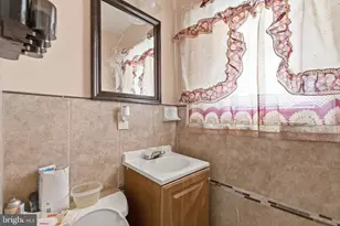 208 Walnut St, Darby, PA 19023 - Photo 19