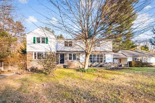 901 Academy Ln, Bryn Mawr, PA 19010 - Photo 1