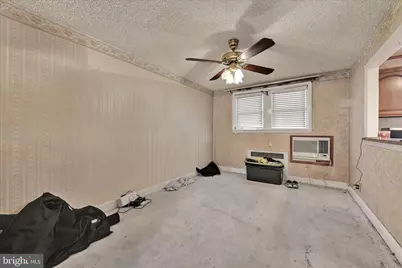 217 E Greenwood Avenue, Lansdowne, PA 19050 - Photo 5