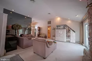 501 Flora Cir, Springfield, PA 19064 - Photo 7