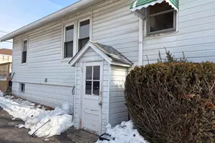 1015 Galbraith Ave, Upper Chichester, PA 19061 - Photo 3