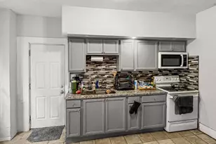 413 Walnut St, Darby, PA 19023 - Photo 9