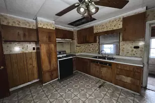 106 N 2nd St, Darby, PA 19023 - Photo 9