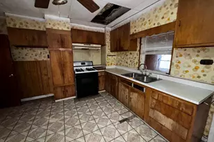 106 N 2nd St, Darby, PA 19023 - Photo 11