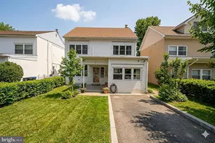 52 Wentworth Ln, Bryn Mawr, PA 19010 - Photo 1