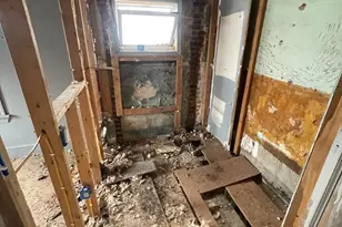 409 Flower St, Chester, PA 19013 - Photo 15