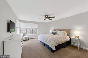 8 Village Cir, Newtown Square, PA 19073 - Photo 21