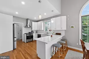 8 Village Cir, Newtown Square, PA 19073 - Photo 11